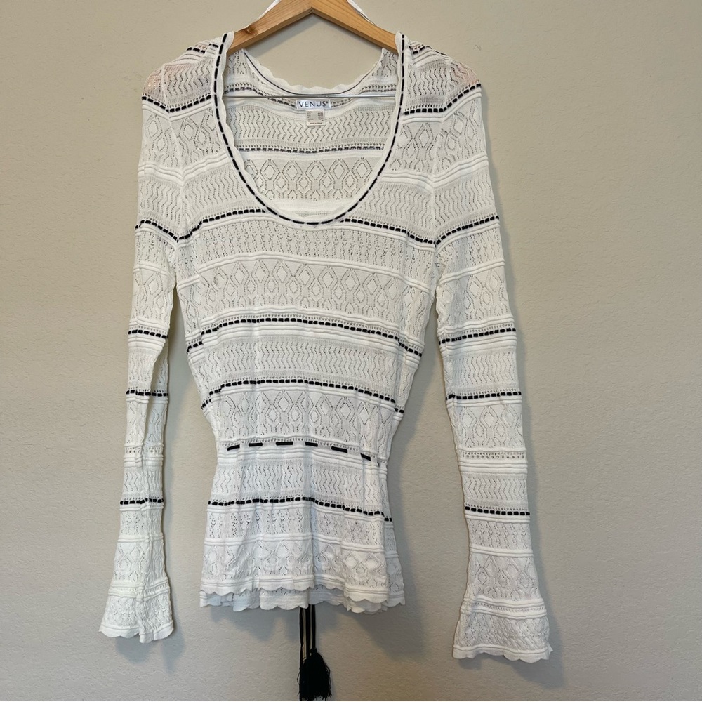 VENUS Crochet long sleeve top